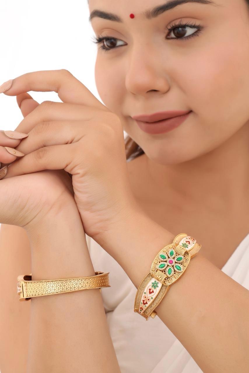 Traditional Designer Bangdi Set for Women | D-0010