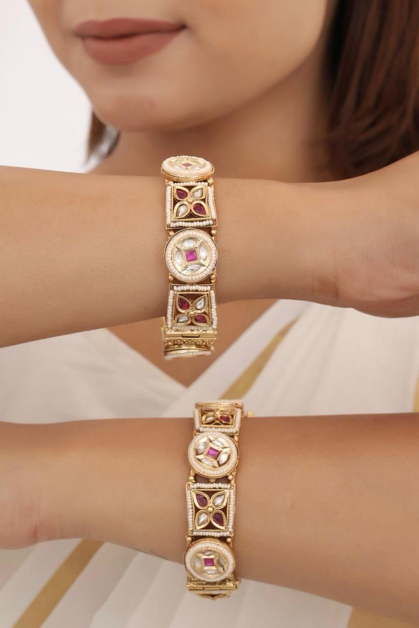 Traditional Designer Bangdi Set for Women | D-0014