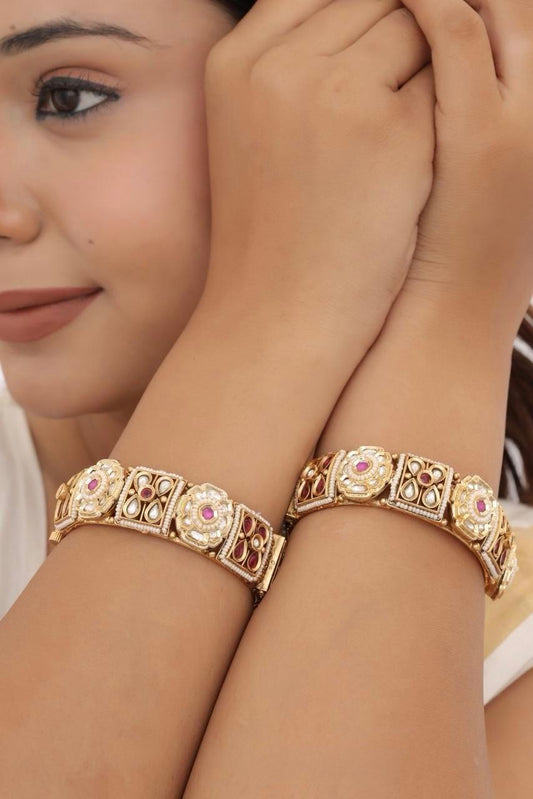 Traditional Designer Bangdi Set for Women | D-004