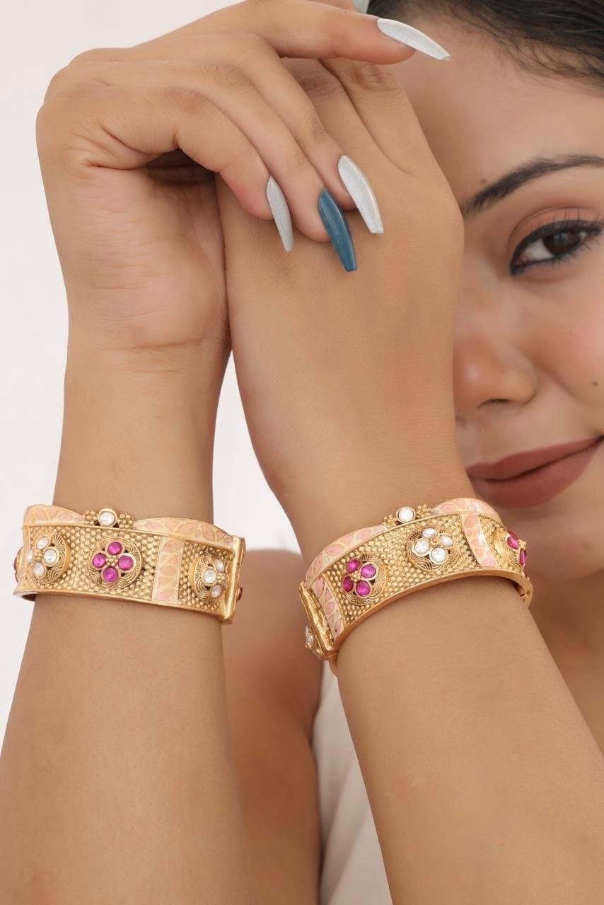 Traditional Designer Bangdi Set for Women | D-005