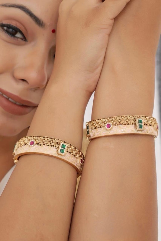 Traditional Designer Bangdi Set for Women | D-006